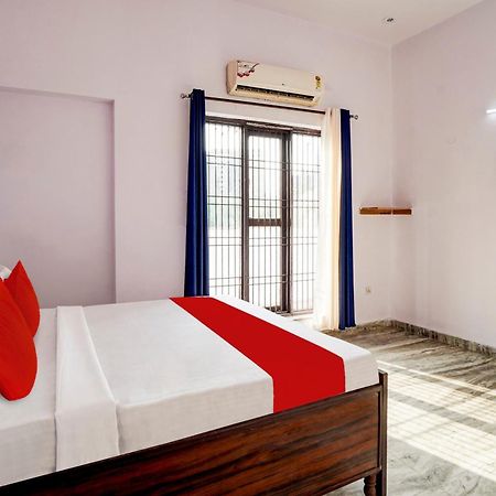 Hotel O Rest & Zone Hotel Greater Noida Dış mekan fotoğraf